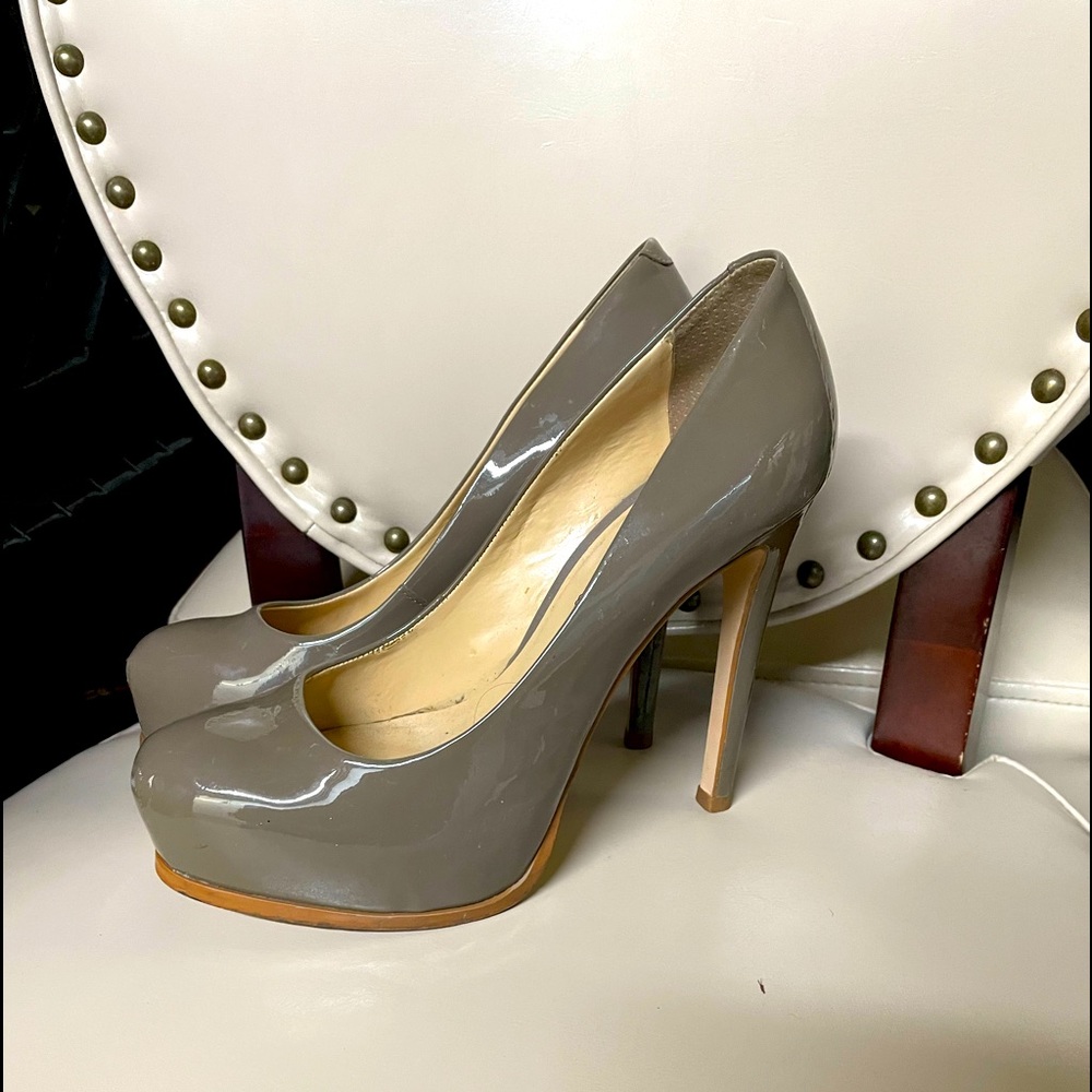 Kelsi heels , leather , size 6